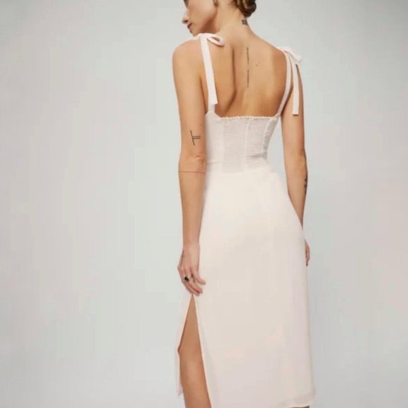 Reformation Bess Dress in Ivory - Picture 3 of 16